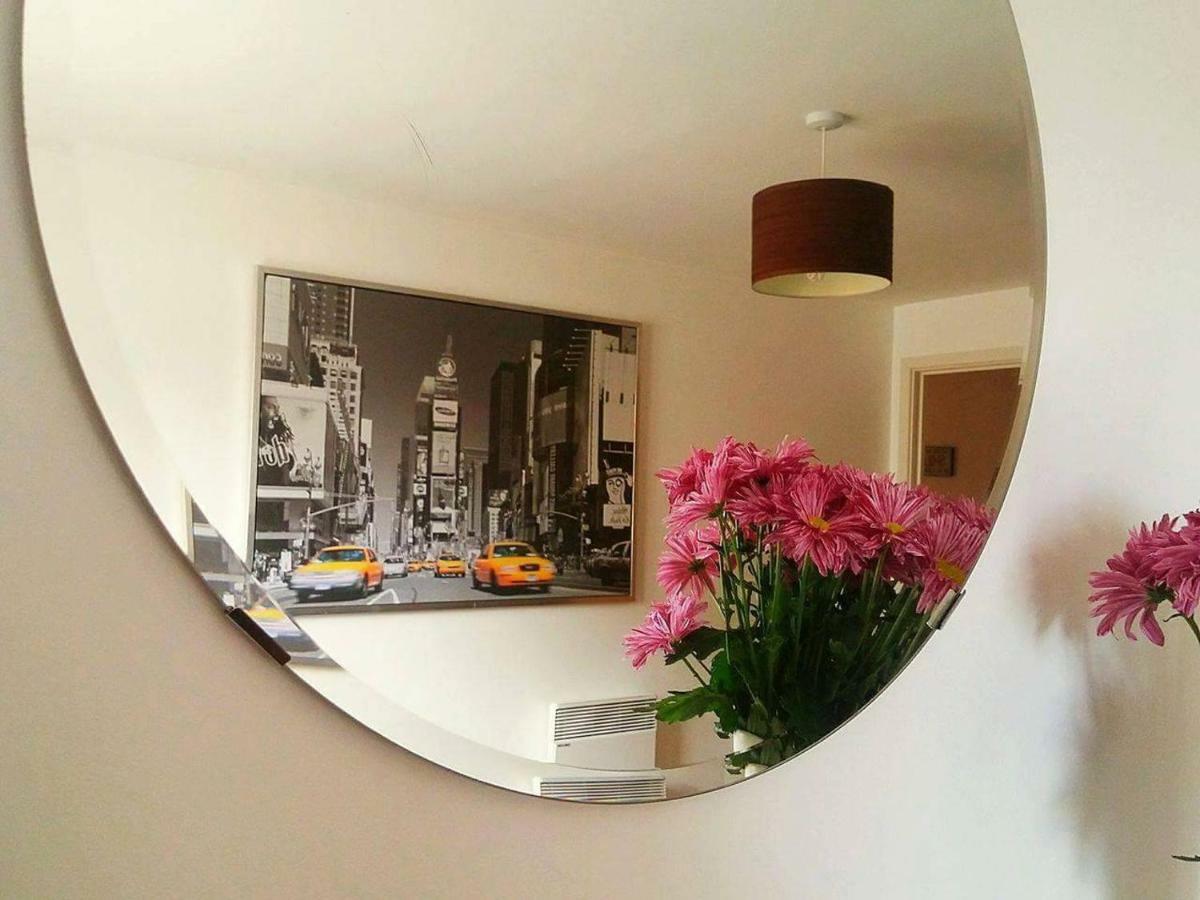 Modern Lovely Bedroom Close To Stations In East London, Zone 2 Londen